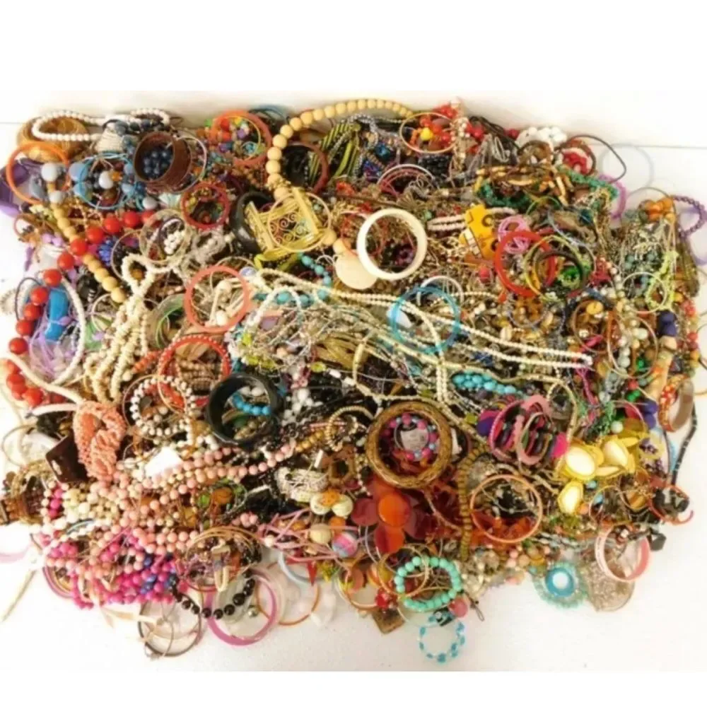 1 LB UNSEARCHED MYSTERY Jewelry LOT Wearable Necklaces Earrings Bracelets & MORE
